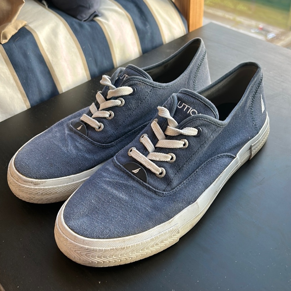 Nautica - Men’s Everyday Casual Canvas Lace-Up Sneakers. Navy. Size 10.